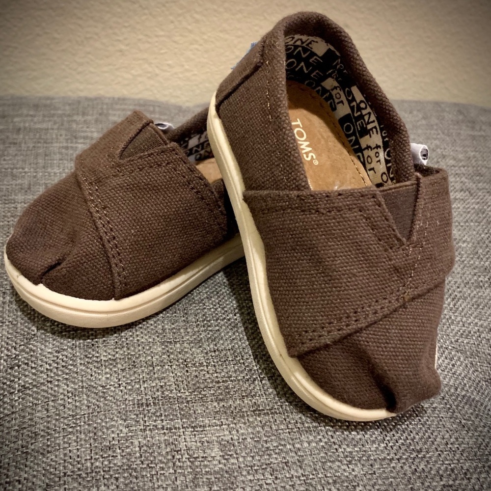 PreLoved. Toms Brown Canvas Tiny. (Sz 4 = 4.3 in)